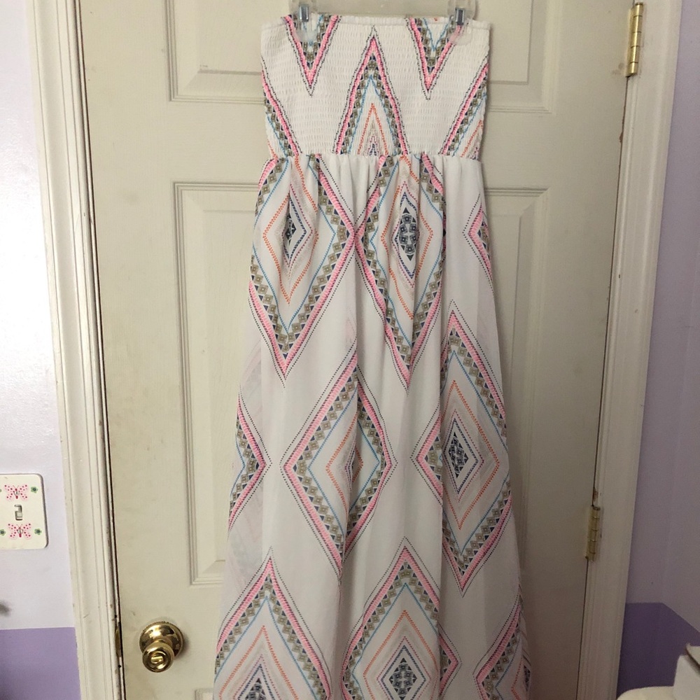 STRAPLESS DRESS